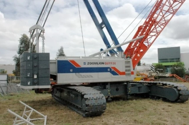 over-100-t-slewing-mobile-crane